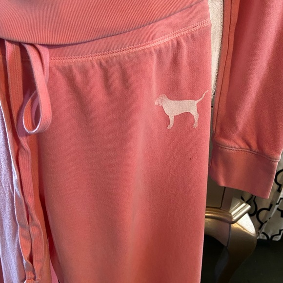 Jogging Set - Picture 3 of 3